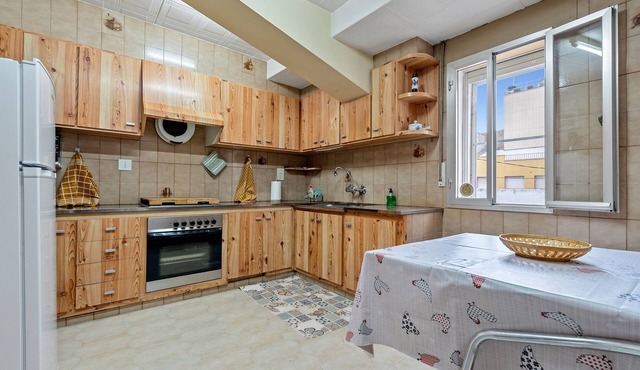 'Casa ideal para familias with Private Terrace, Balcony and Air Conditioning