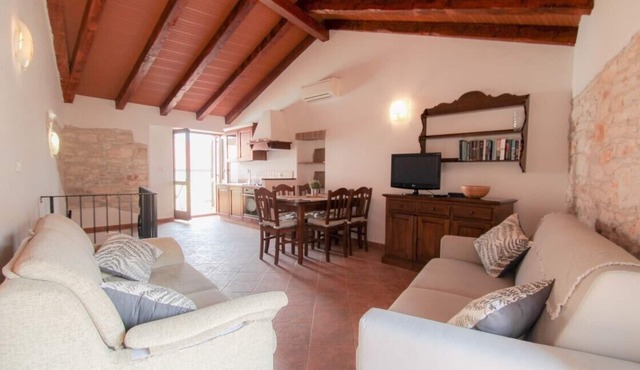 Casa Ijana - Two Bedroom Chalet, Sleeps 4