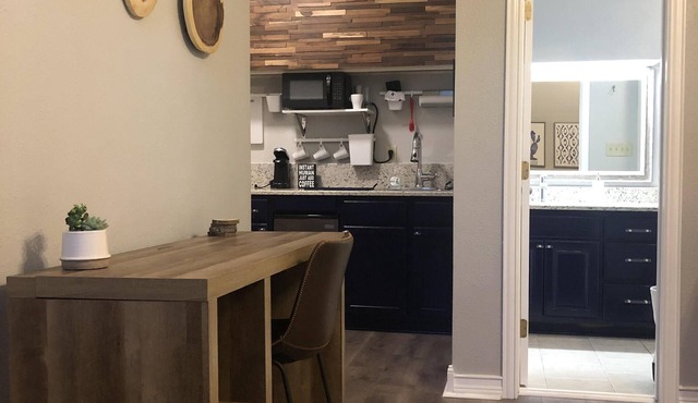 Casa Indigo - Cozy & Chic in GREAT LOCATION!