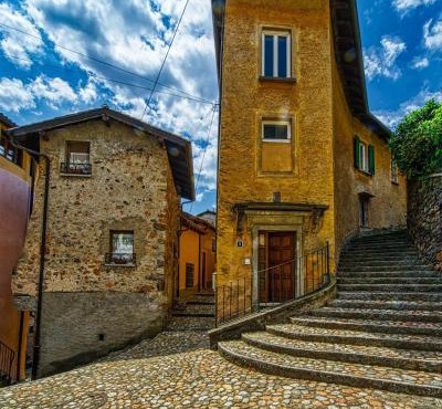 Casa indipendente con vista lago nel cuore di Morcote