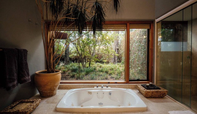 Casa Izar, Magnificent Modern House with Pool and Lake View