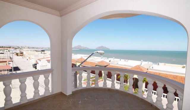 Casa Jerry - San Felipe Accommodation for large groups. 10 bedrooms