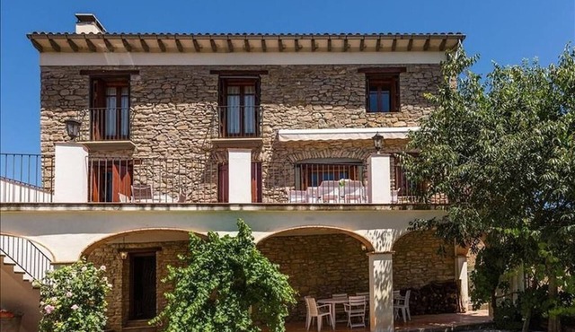 Casa Joan de Fontsagrada, house in a pre-Pyrenean village ideal for cycling routes.