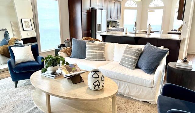 Casa Joya - A Jenks Gem Professionally designed three-bedroom luxury home!