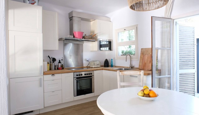 Casa Julia, a charming cottage with a shared pool and lots of space