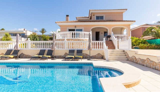 Casa Julia spacious villa with large private pool