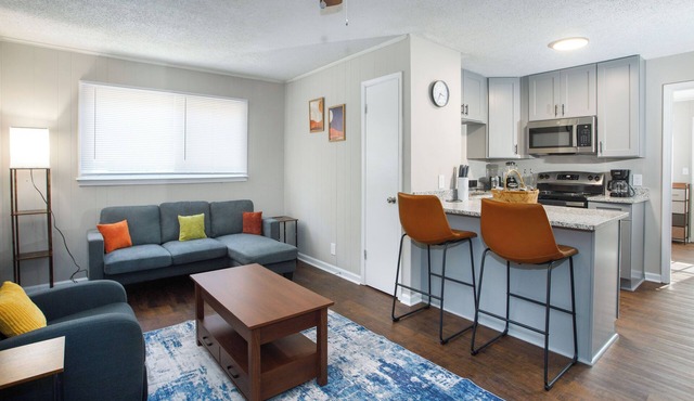 Casa Juniper: Cozy Retreat - Modern 1BR in Macon