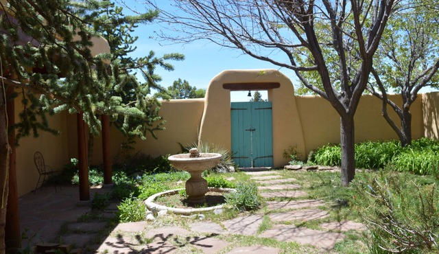 Casa Kachina in Beautiful Los Altos Great Mountain Views