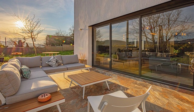 Casa Kandinsky at the gateway to Garlaban