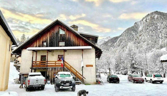 Casa-La Lorraine joli studio dans chalet St-Véran