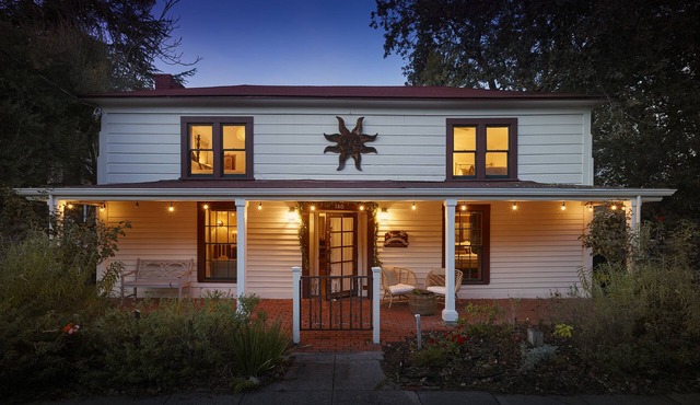 Casa La Paloma - Steps from the Sonoma Plaza with Pool and Spa