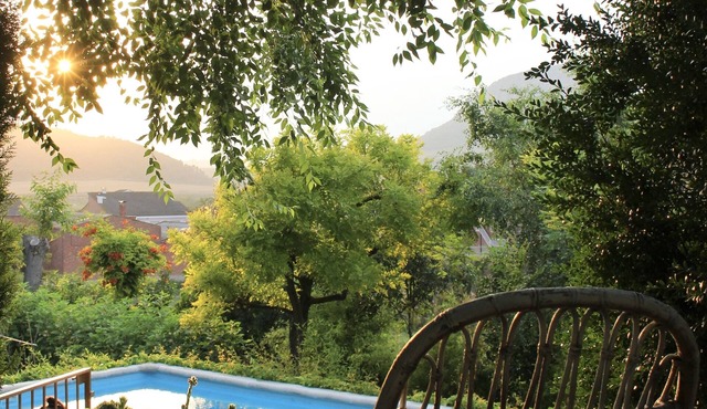 Casa la Vall A house surrounded by nature