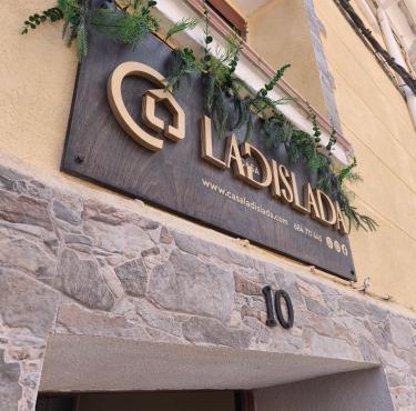Casa Ladislada