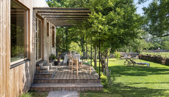 Casa Ladoit (7 p) vineyard view | architect-designed house