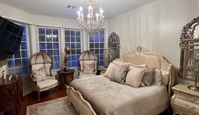 Casa Laguna: Where Serenity Meets Elegance. Sun-kissed Beaches Endless Sunsets.