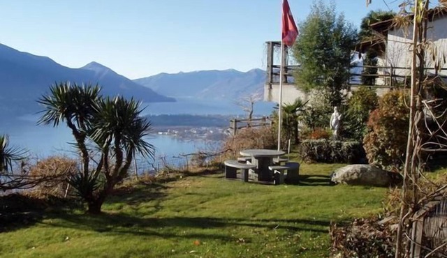 Casa Laura, Brione sopra Minusio