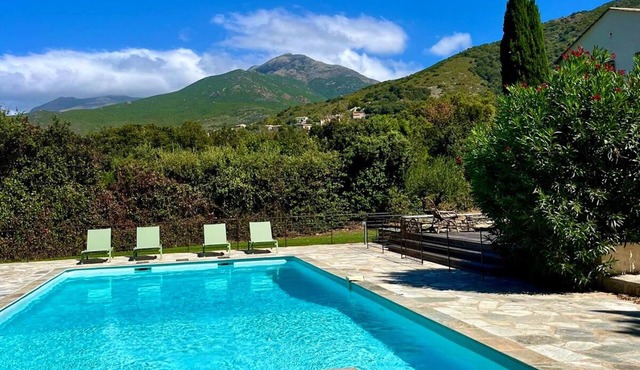 CASA LECCIA, Luxurious villa with swimming pool 5' drive from ST FLORENT