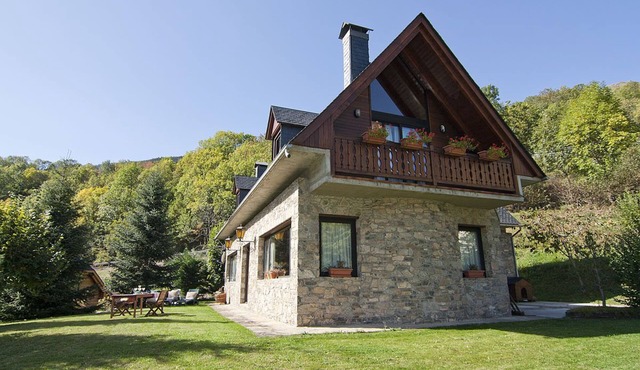 Casa Lola Pirene - A Balcony Over Vielha, Val d'Aran - Pyrénées