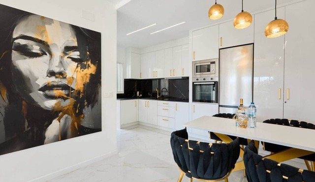 Casa Loresa Gold - by Welcomely