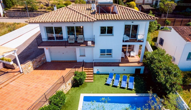 Casa Loto beautiful modern familiy house