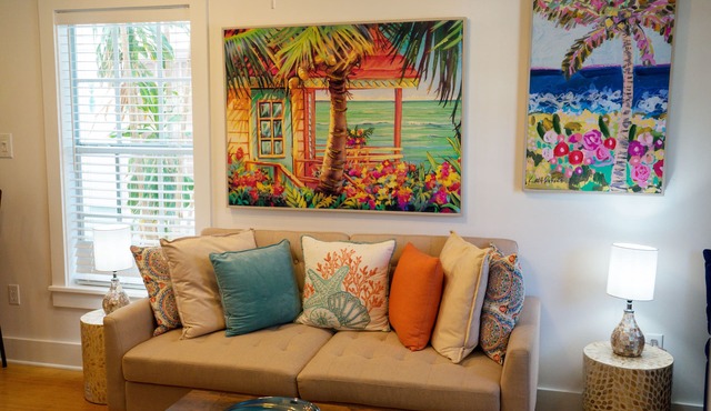 Casa Louisa - XMAS IN KW! 2 Bed in Old Town - Right off Duval/Great Front Porch