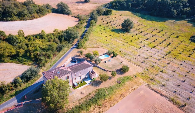 Casa Lounell: Pool, Spa, Sauna & Games Room in the Tarn Countryside