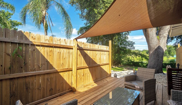 Casa Luna w/Peaceful Lake view + 10min to dwtn!