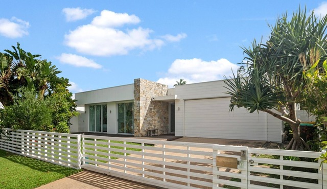 Casa Luxe - Heated Pool, Infared sauna and close to Salt Village