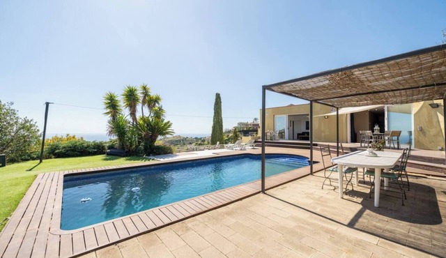 Casa Mar Blava con piscina junto Barcelona Centro