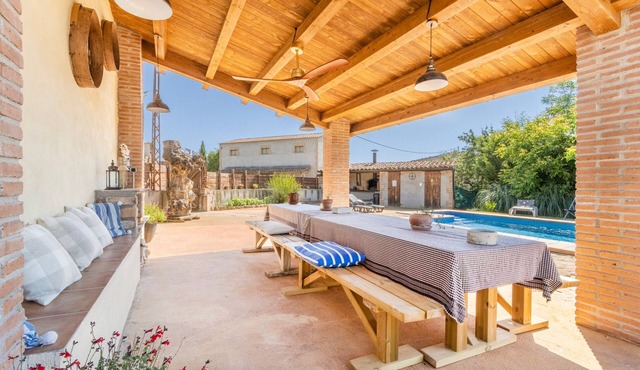 Casa Marcús. Country House with Private Pool, BBQ, Games Room & 4 Suites (12 Guests)