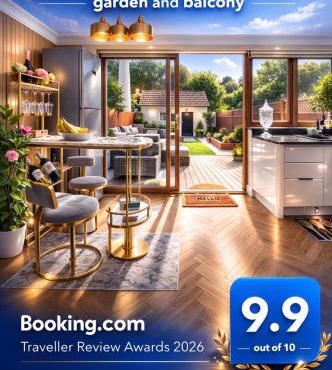 Casa Marina- 4 bedroom house with garden and balcony