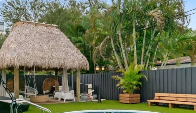 Casa Mayaimi | Pool | Tiki Hut | 10 min to Beach