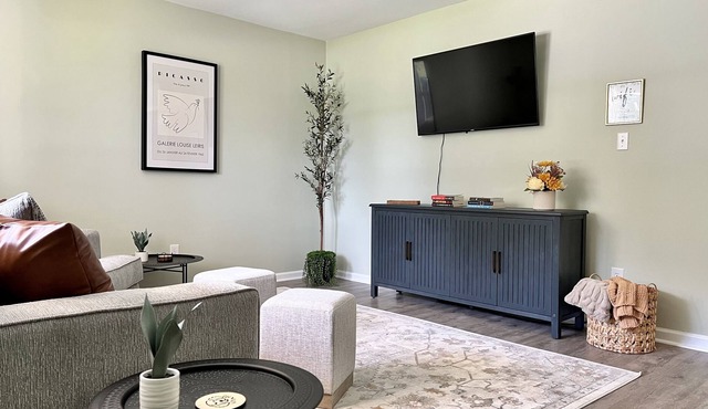 Casa McCotter, newly renovated home near MCAS and close to the beautiful beaches