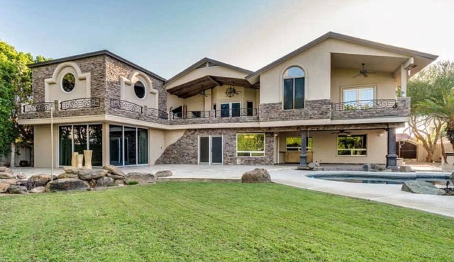 Casa Mesa Large home on the lake!