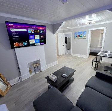 Casa moderna, a newly renovated Modern apartment