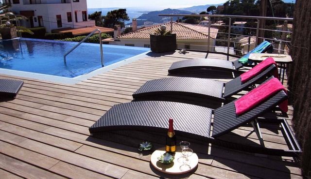 Casa Molinero – Apartment with heated pool, private terrace & dogs welcome