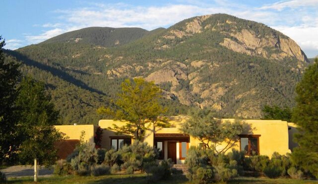 Casa Montana- Access to Indoor Pool -Tennis- Fireplace -Mountain views- Wifi
