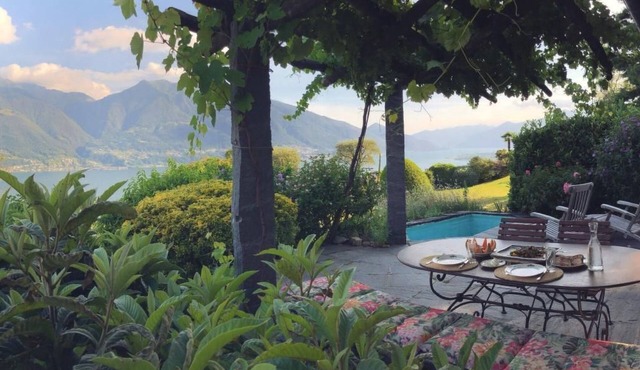 Casa Nespole, Familiennest mit Seesicht by Interhome