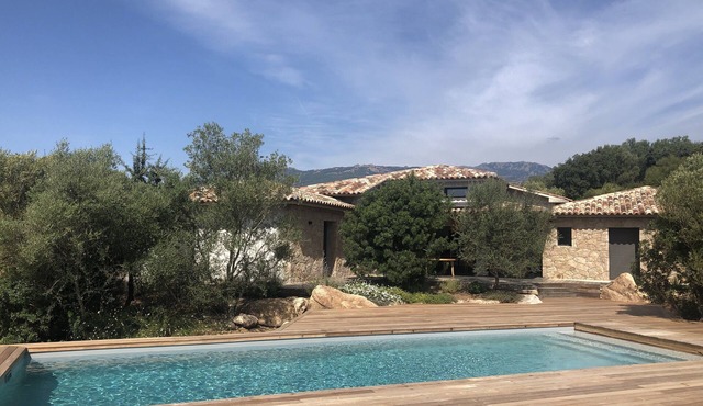 Casa O Catali, large new luxury villa of 200m2 with views of the vineyards
