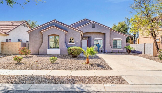 Casa Oasis:Relaxing 4BR Retreat w/Heated Pool, Sleeps 11.