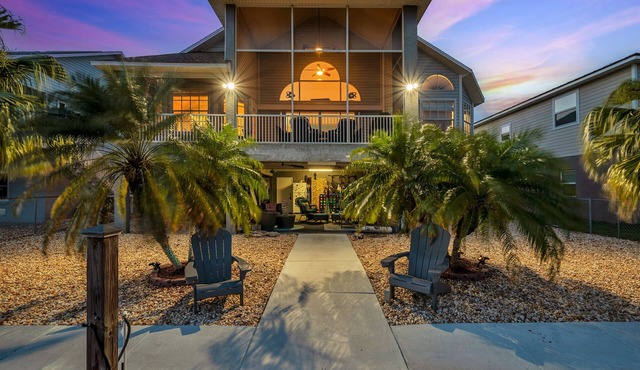 Casa Oceana! Waterfront paradise! Kayaks Paddle Boards at the beach