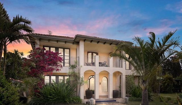 Casa Pacifica - A trip to Spain, 2 Hours From Sydney. Luxury Waterfront Villa, Escape, Relax, Reset.