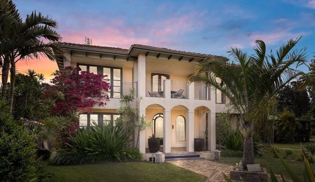 Casa Pacifica - A trip to Spain, 2 Hours From Sydney. Luxury Waterfront Villa, Escape, Relax, Reset.