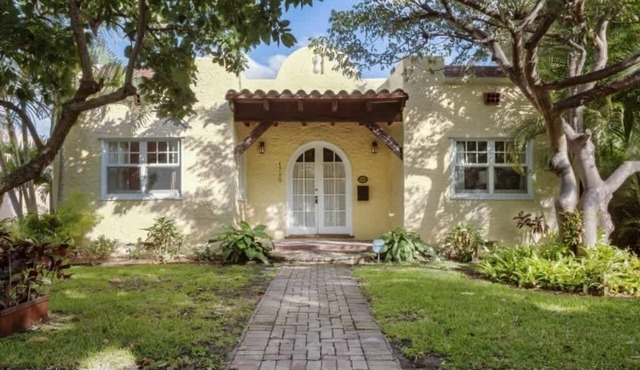 Casa Paradiso – A Sun Drenched Escape with Poolside Cabana Charm