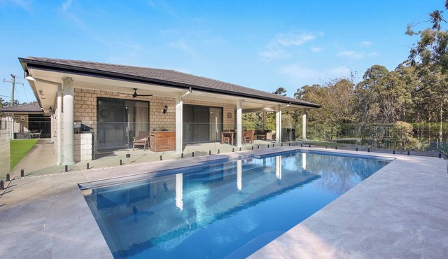 Casa Paradiso - Brand New Luxury 5 Bedroom Rural Retreat