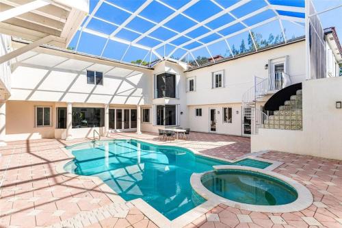 Casa Parkland Private Resort Courtyard Pool