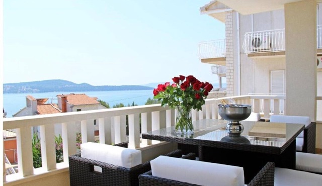 Casa Perisia - modern vacation apartment in a wonderful location with a view of the Adriatic Sea