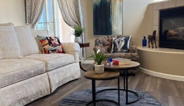 Casa Picasso: Artsy Retreat.