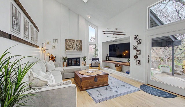 Casa Pine & Oak - 2BD+Den/3BA, Centennial, CO