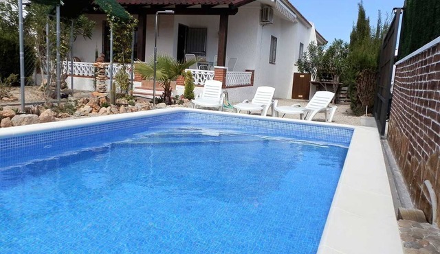 CASA PIRU,Ideal house for your holidays near the sea, free wifi, optional air conditioning, private pool, pets allowed, dog’s beach